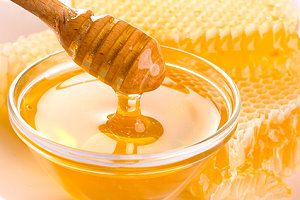 Ein Gefäß mit Honig