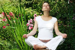 Schwangere beim Yoga